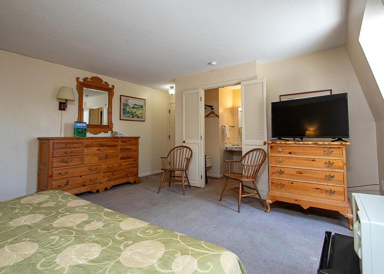 Country Squire Inn And Suites Coshocton Esterno foto