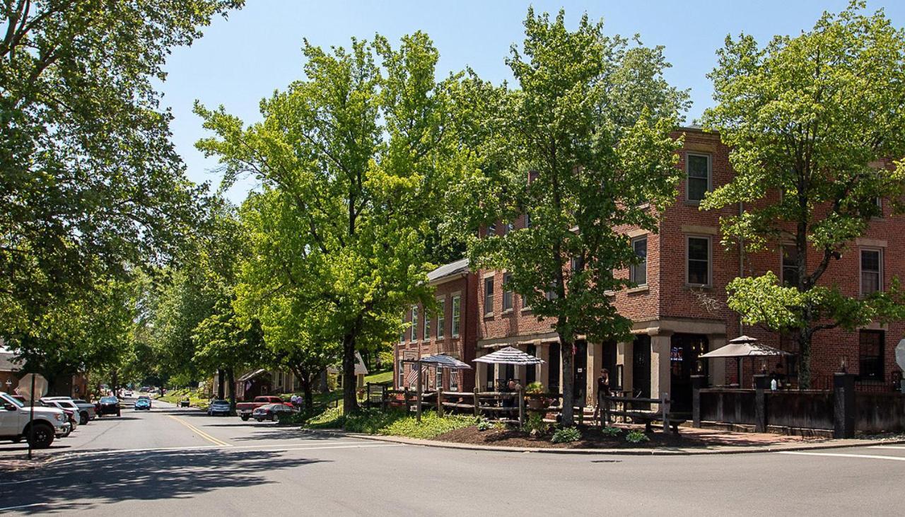 Country Squire Inn And Suites Coshocton Esterno foto