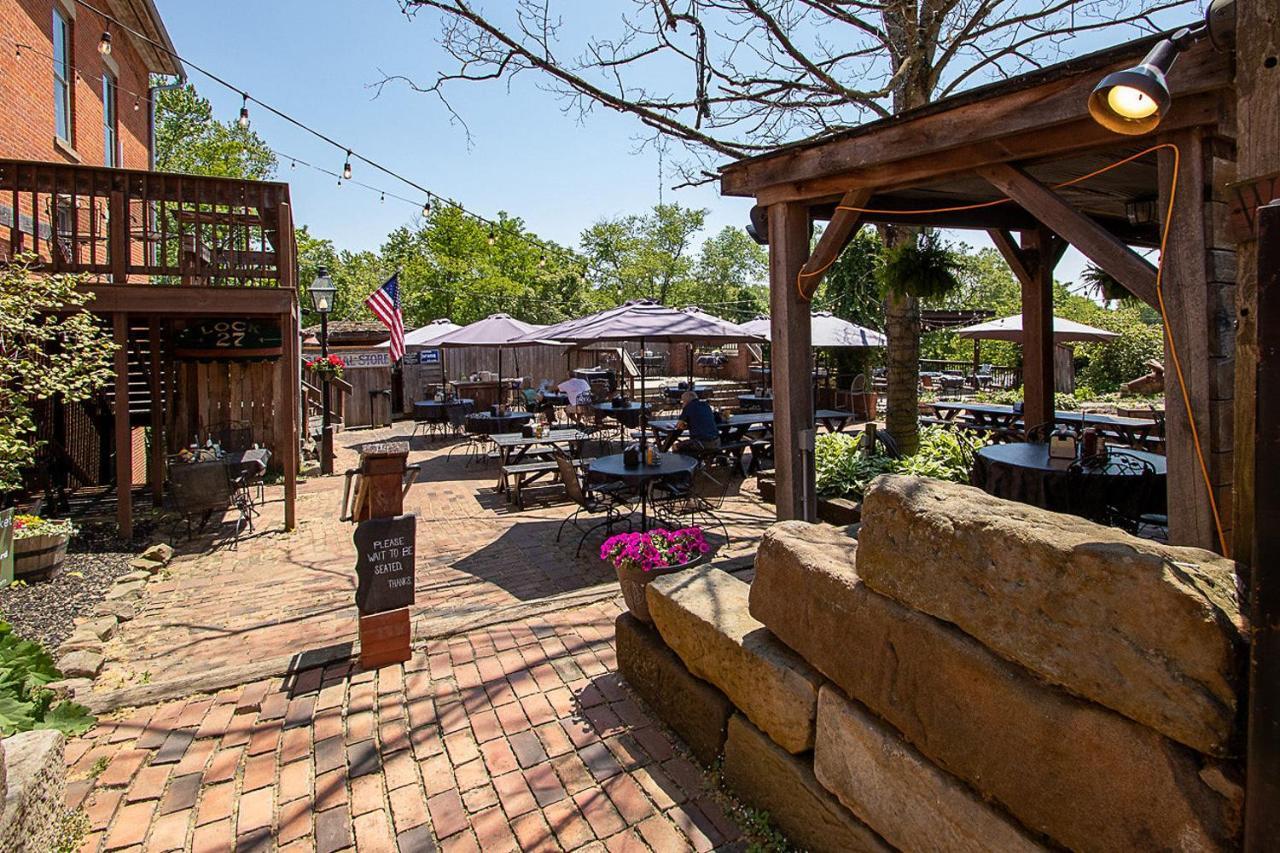 Country Squire Inn And Suites Coshocton Esterno foto